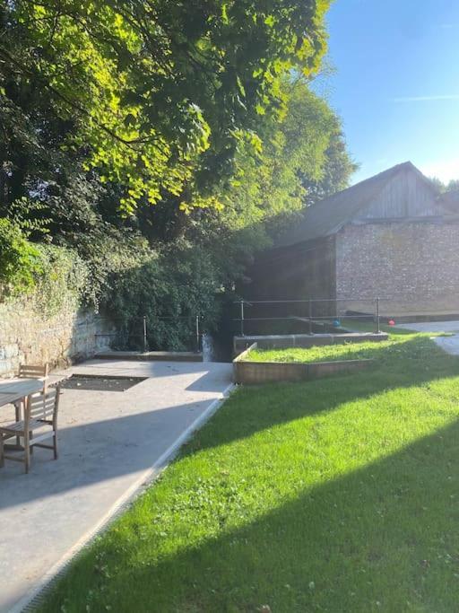Gite Des Usines De Moulins Anhee Exterior photo