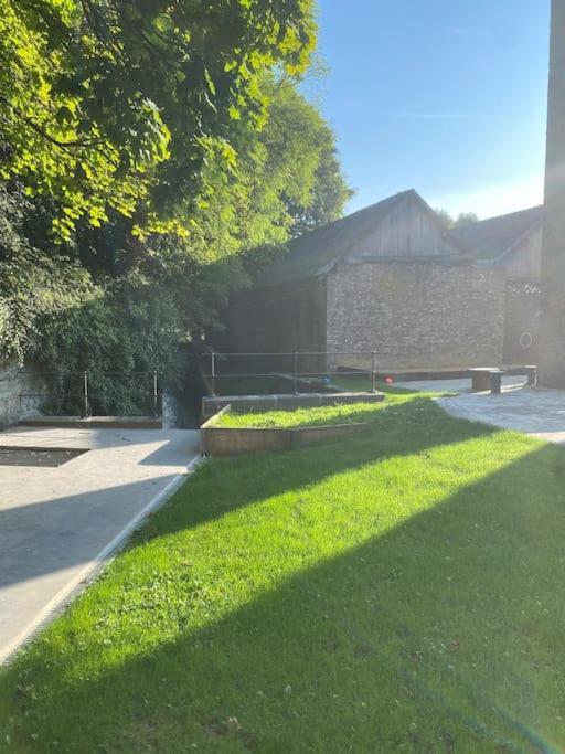 Gite Des Usines De Moulins Anhee Exterior photo